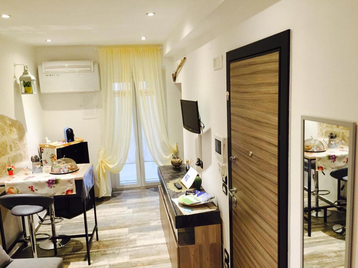 バーリ Il Pavone Bed & Breakfast エクステリア 写真